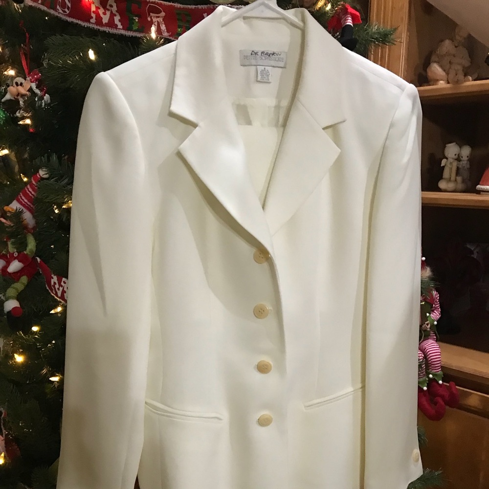 Petite sophisticate ivory pantsuit size: 8